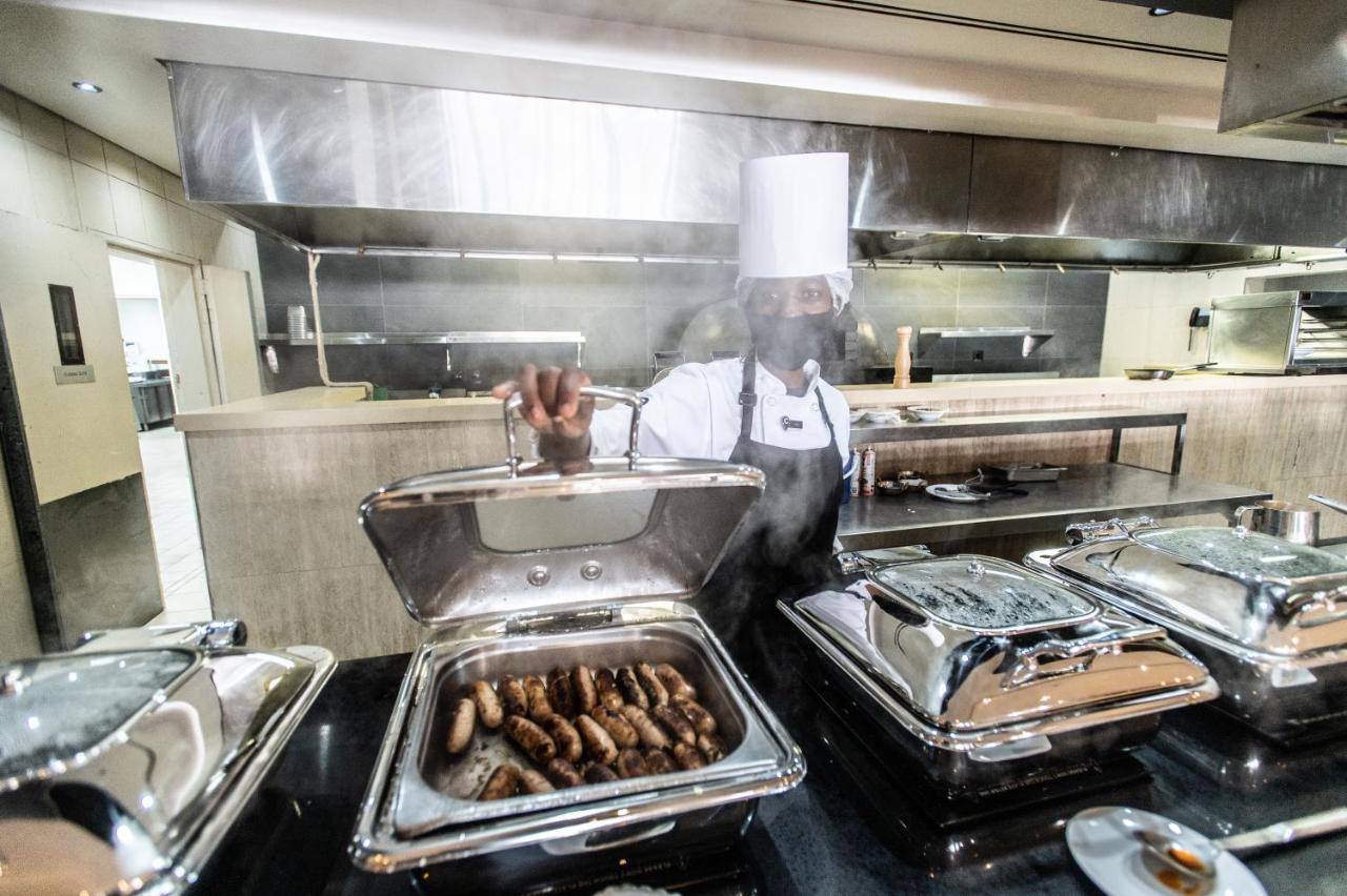 The Capital Zimbali Hotell Ballito Eksteriør bilde A commercial kitchen