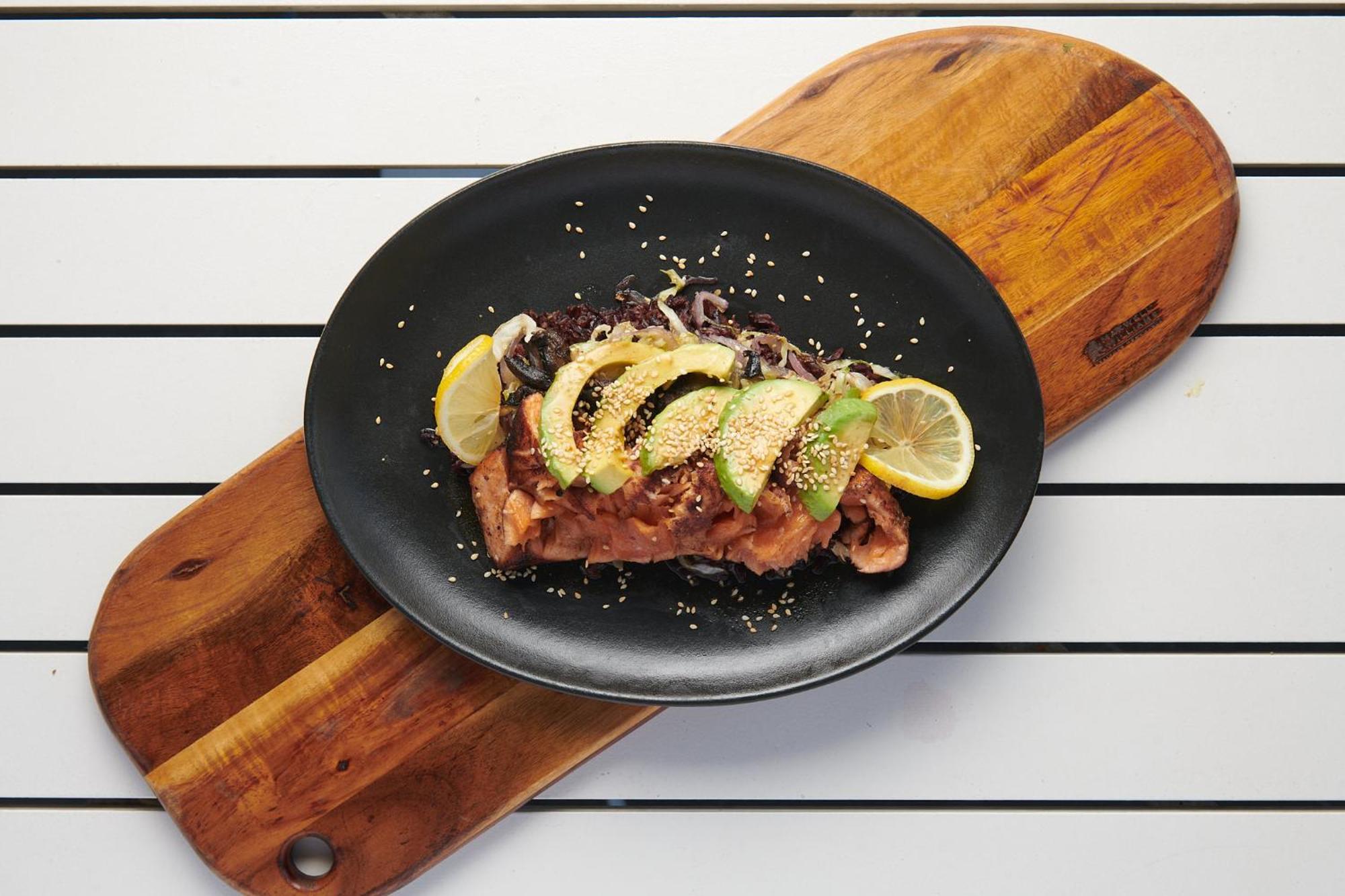 The Capital Zimbali Hotell Ballito Eksteriør bilde A plate of poke